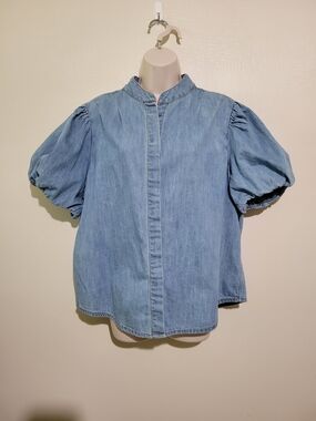 Women's Light Blue Denim Puff Sleeve Button-Down Shirt